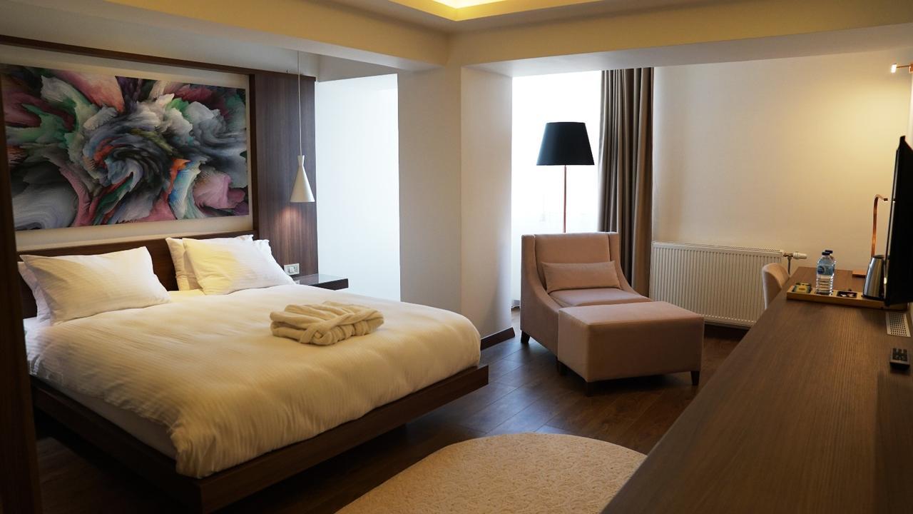 Tn&Co Exclusive Cip Suites And Primeclass Rooms (Adults Only) موجلا المظهر الخارجي الصورة